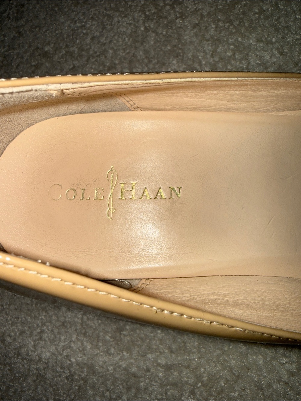 Cole Haan Air Juliana Pump 45 – Sandstone Patent Kitten Heel, Size 9.5B - Picture 2 of 8